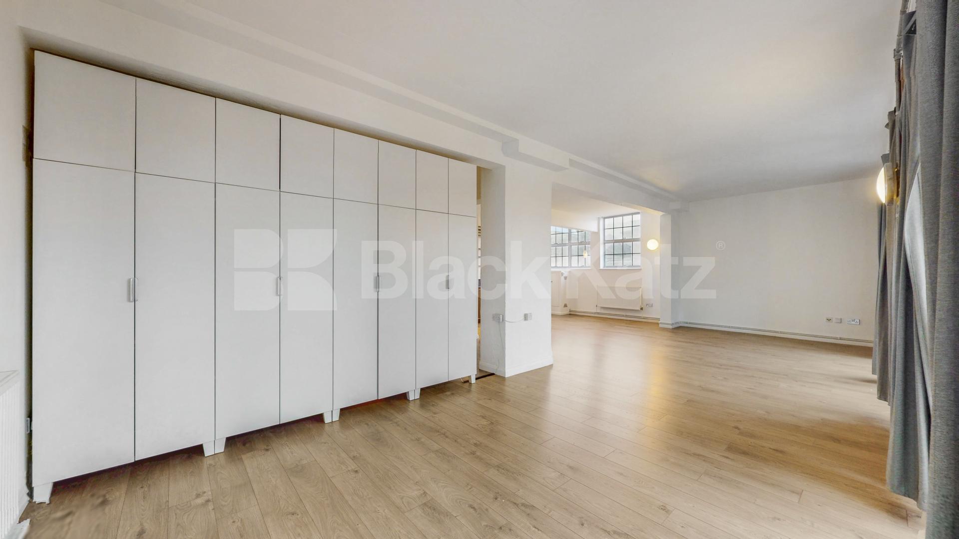 Spacious Studio located within a warehouse conversion with exposed brick  Ability View - Kingsland Road, Haggerston